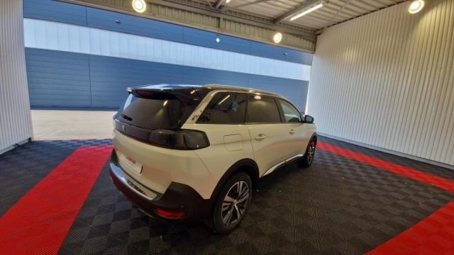 Peugeot 5008 image 1