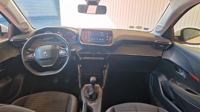 Peugeot 208 image 1