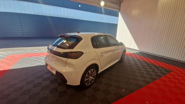 Peugeot 208 image 2