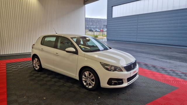 Peugeot 308 image 8