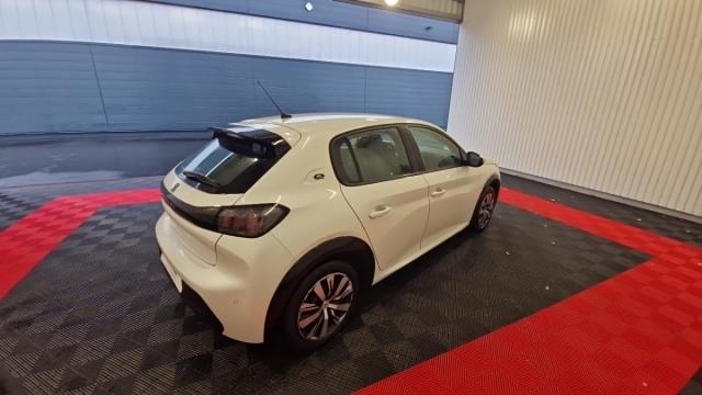Peugeot 208 image 8