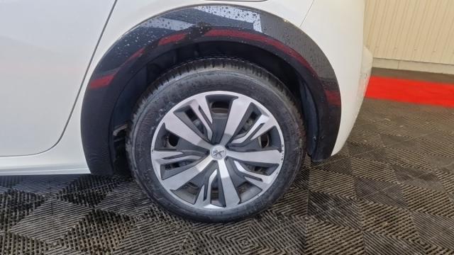 Peugeot 208 image 2