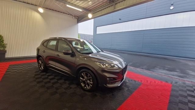 Ford Kuga image 1