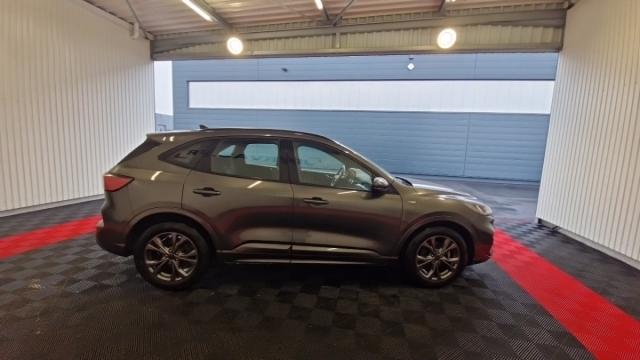 Ford Kuga image 8