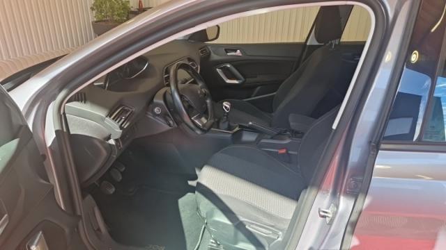 Peugeot 308 image 2