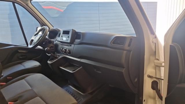 Renault Master image 1