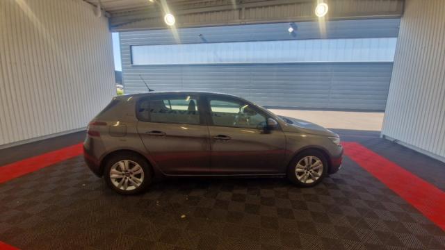 Peugeot 308 image 9