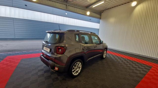 Jeep Renegade image 5