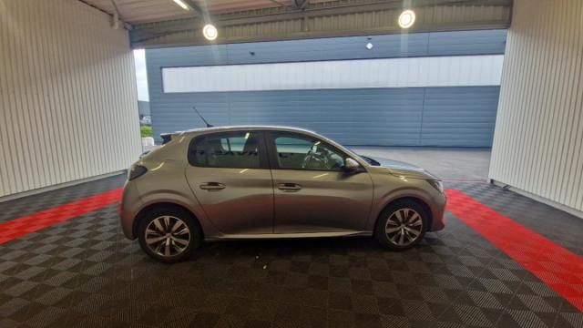 Peugeot 208 image 7