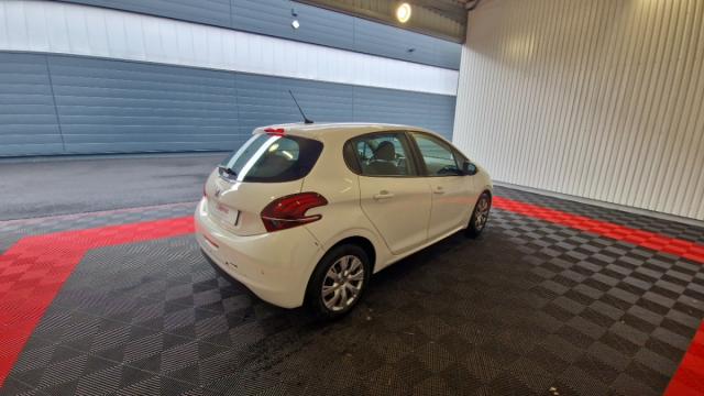 Peugeot 208 image 5