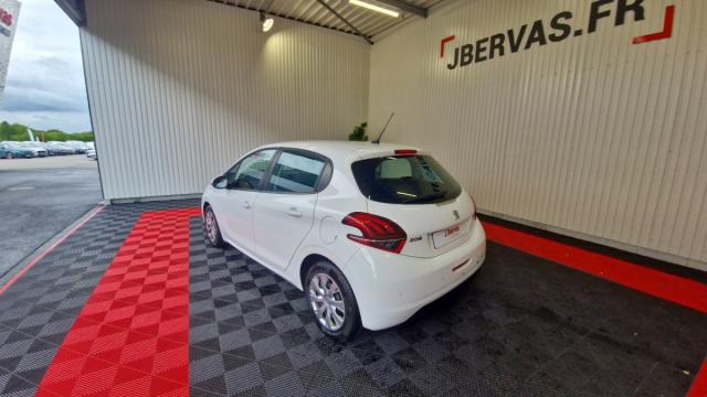 Peugeot 208 image 8