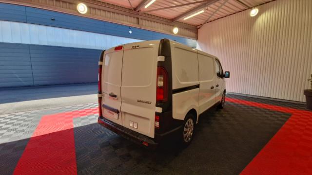 Renault Trafic image 9