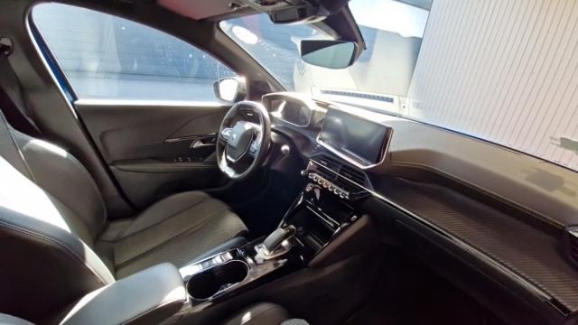 Peugeot 208 image 8