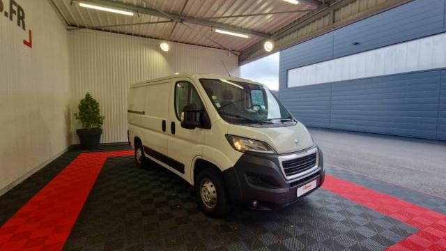 Peugeot Boxer image 2