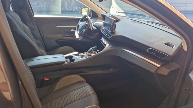 Peugeot 3008 image 2