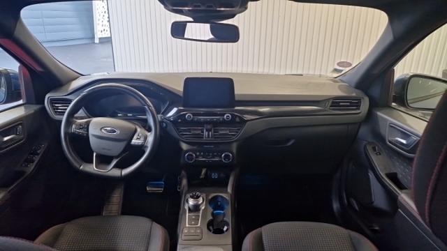 Ford Kuga image 2