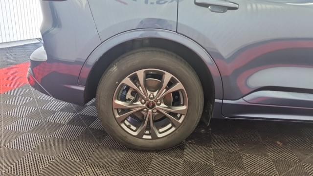 Ford Kuga image 7