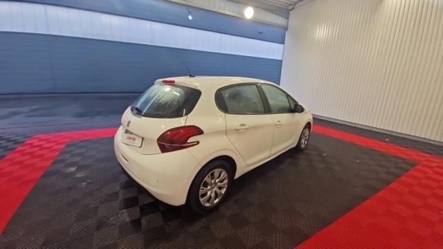 Peugeot 208 image 2