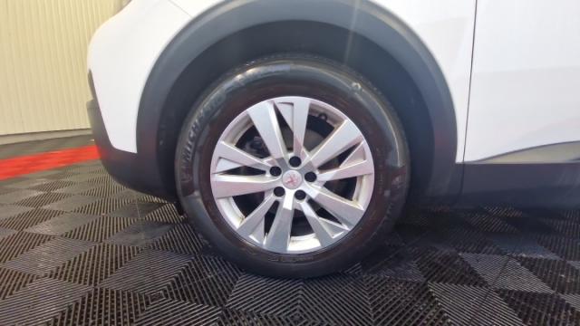 Peugeot 3008 image 2