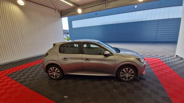 Peugeot 208 image 9