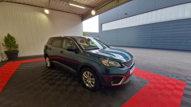 Peugeot 5008 image 2