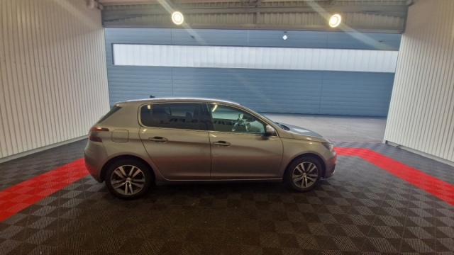 Peugeot 308 image 2