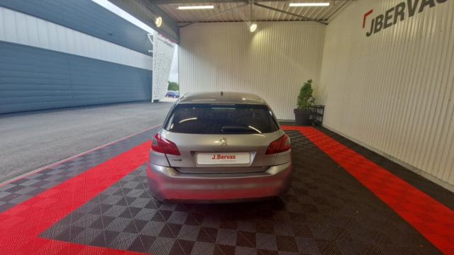 Peugeot 308 image 8