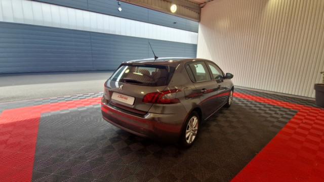 Peugeot 308 image 2