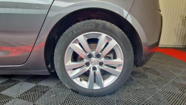 Peugeot 308 image 5