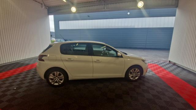Peugeot 308 image 8