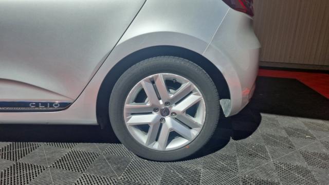 Renault Clio image 9