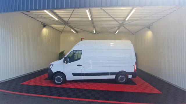 Renault Master image 2