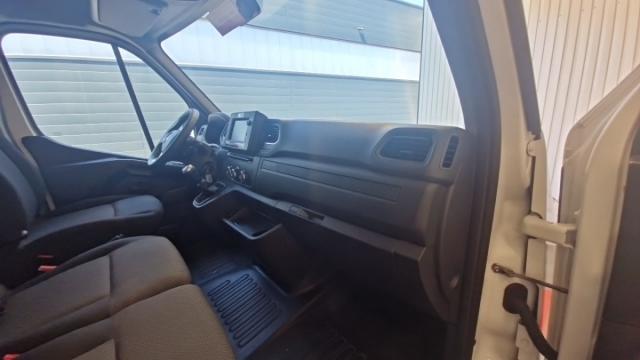 Renault Master image 9