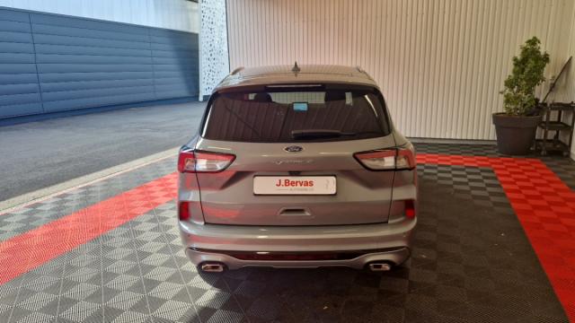 Ford Kuga image 9