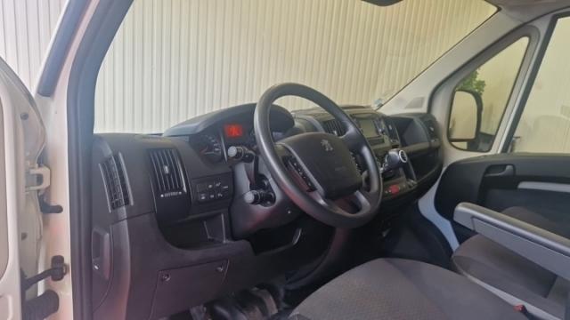 Peugeot Boxer image 8