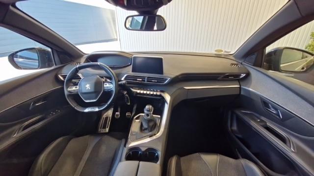 Peugeot 5008 image 1