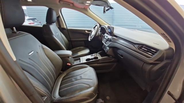 Ford Kuga image 1