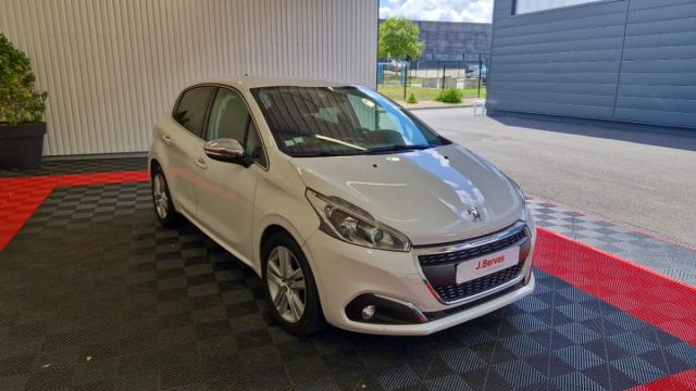 Peugeot 208 image 2