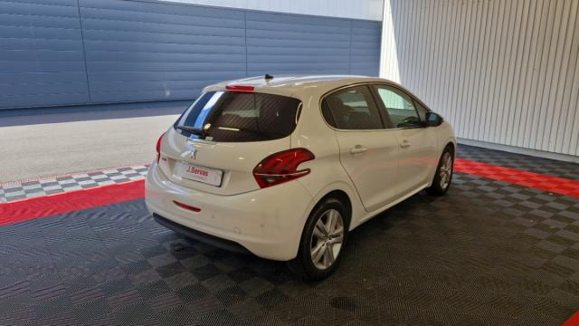 Peugeot 208 image 9