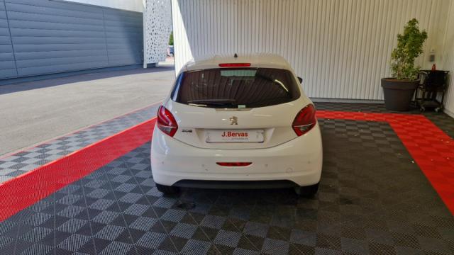 Peugeot 208 image 7