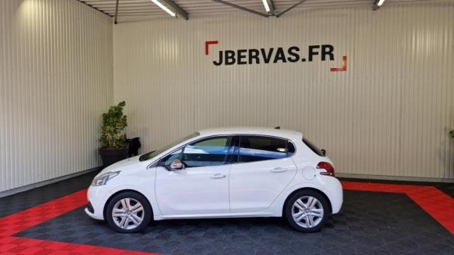 Peugeot 208 image 5