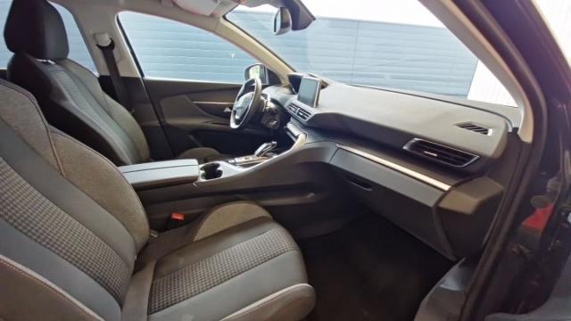 Peugeot 3008 image 2
