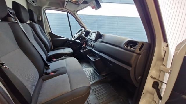 Renault Master image 1