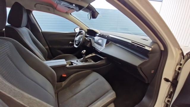 Peugeot 308 image 1