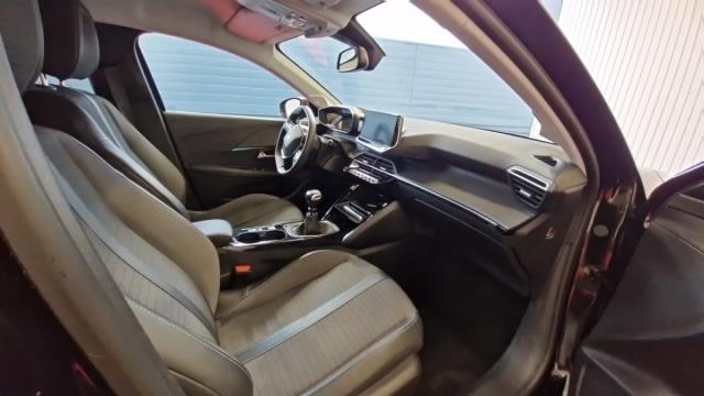 Peugeot 208 image 9