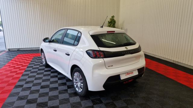 Peugeot 208 image 8