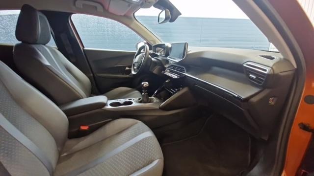 Peugeot 2008 image 3