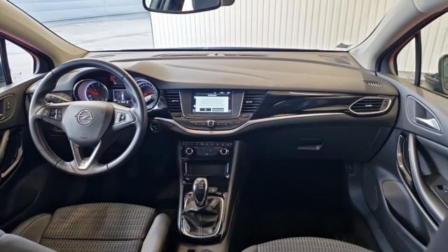 Opel Astra Sports Tourer image 6