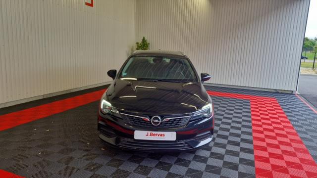 Opel Astra Sports Tourer image 4