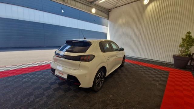 Peugeot 208 image 2